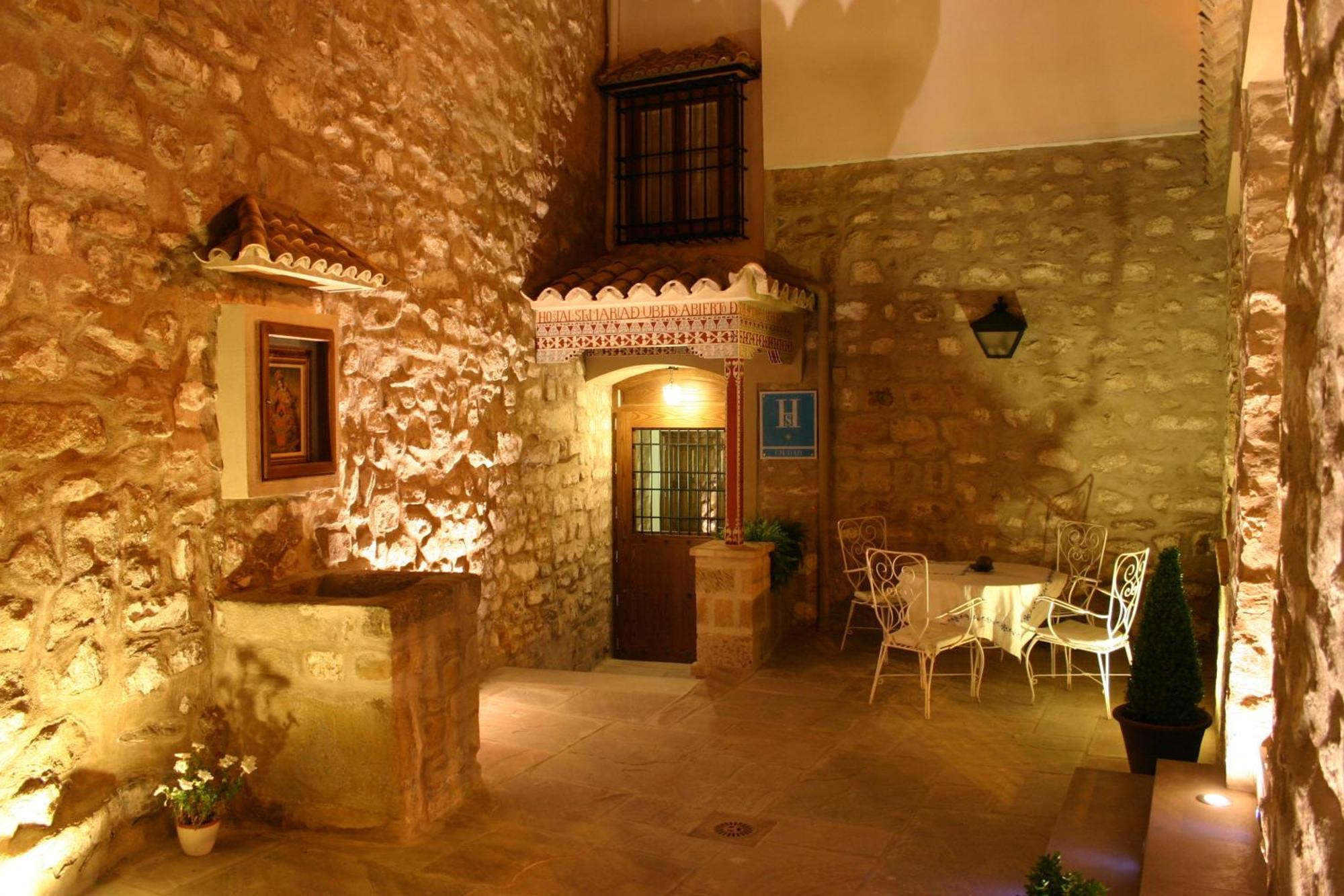 Hostal Santa Maria De Ubeda Екстер'єр фото